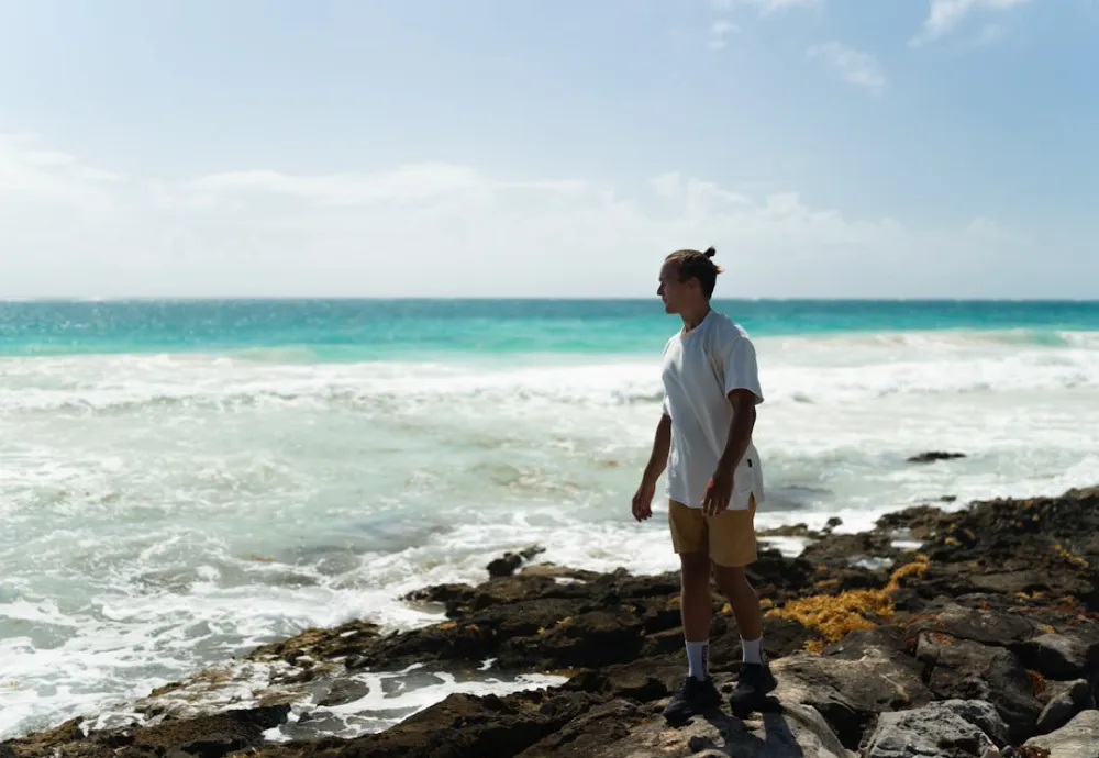 Travel E-book for Suitcase Planning with AI